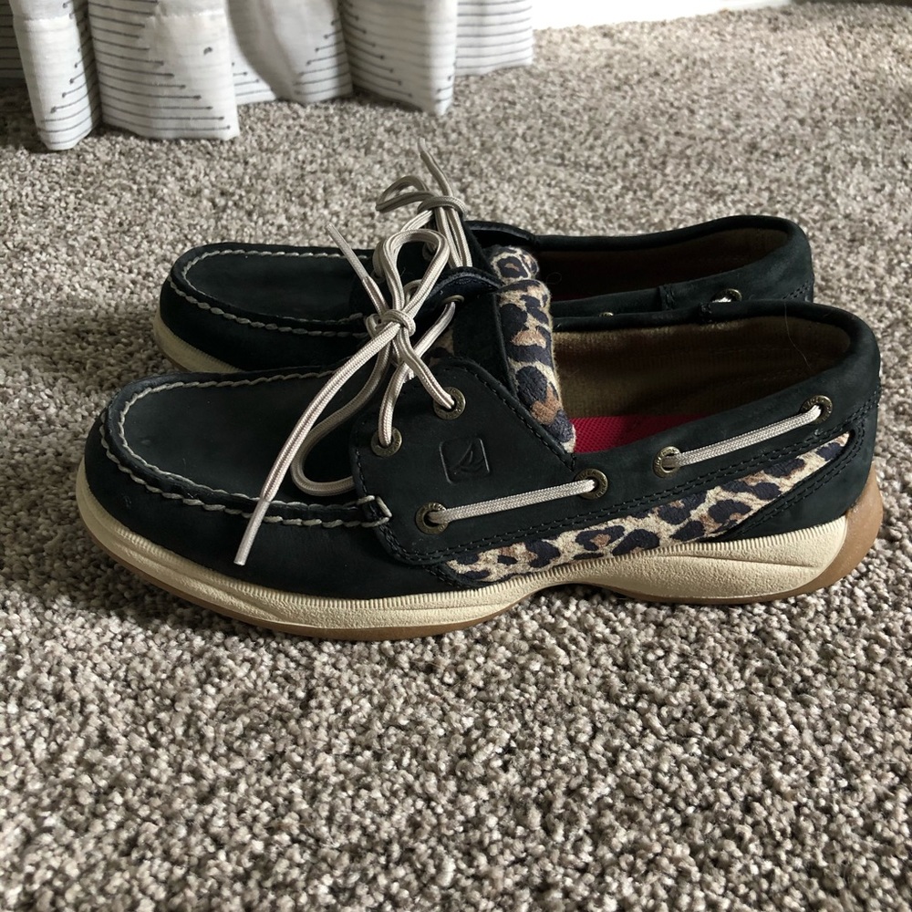 Black leather with leopard sperry’s top-sider